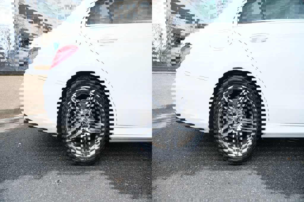 Used 2018 Mercedes-Benz E 300 w/ Premium 3 Package (Q03) image 13