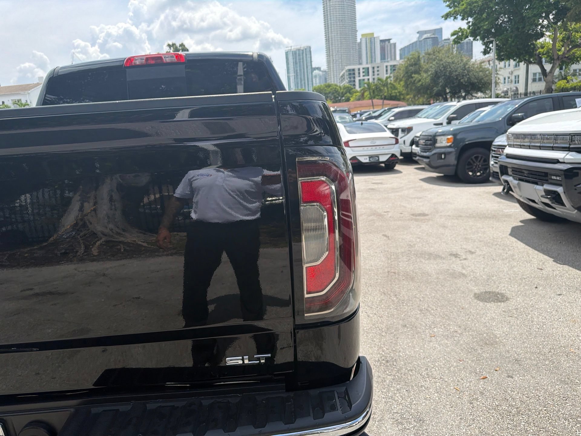 Used 2018 GMC Sierra 1500 SLT w/ Enhanced Driver Alert Package RWD image 16