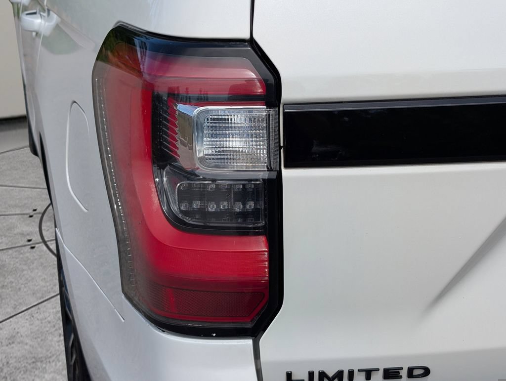 Used 2021 Ford Expedition Limited AWD/4WD image 12