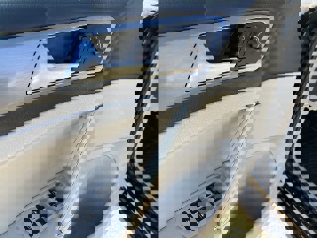 Used 2015 Volkswagen Golf S image 24