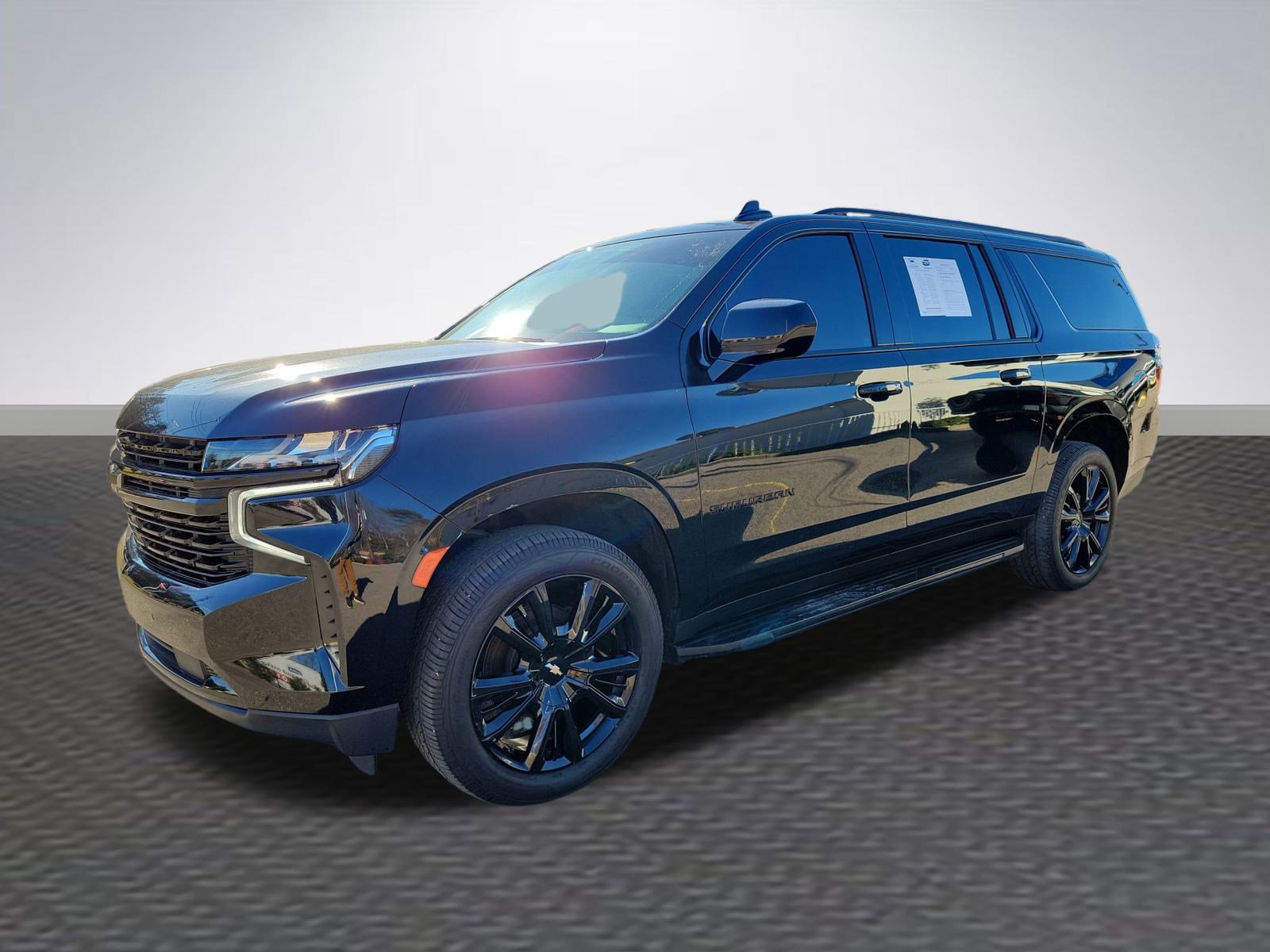 Used 2023 Chevrolet Suburban RST image 3