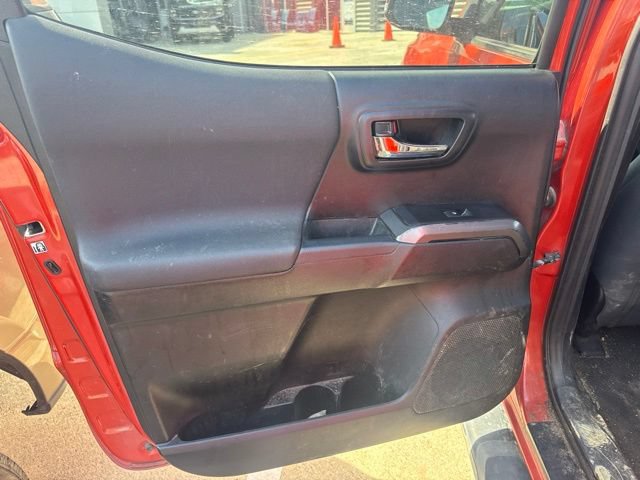 Used 2018 Toyota Tacoma TRD Off-Road w/ Technology Package AWD/4WD image 22