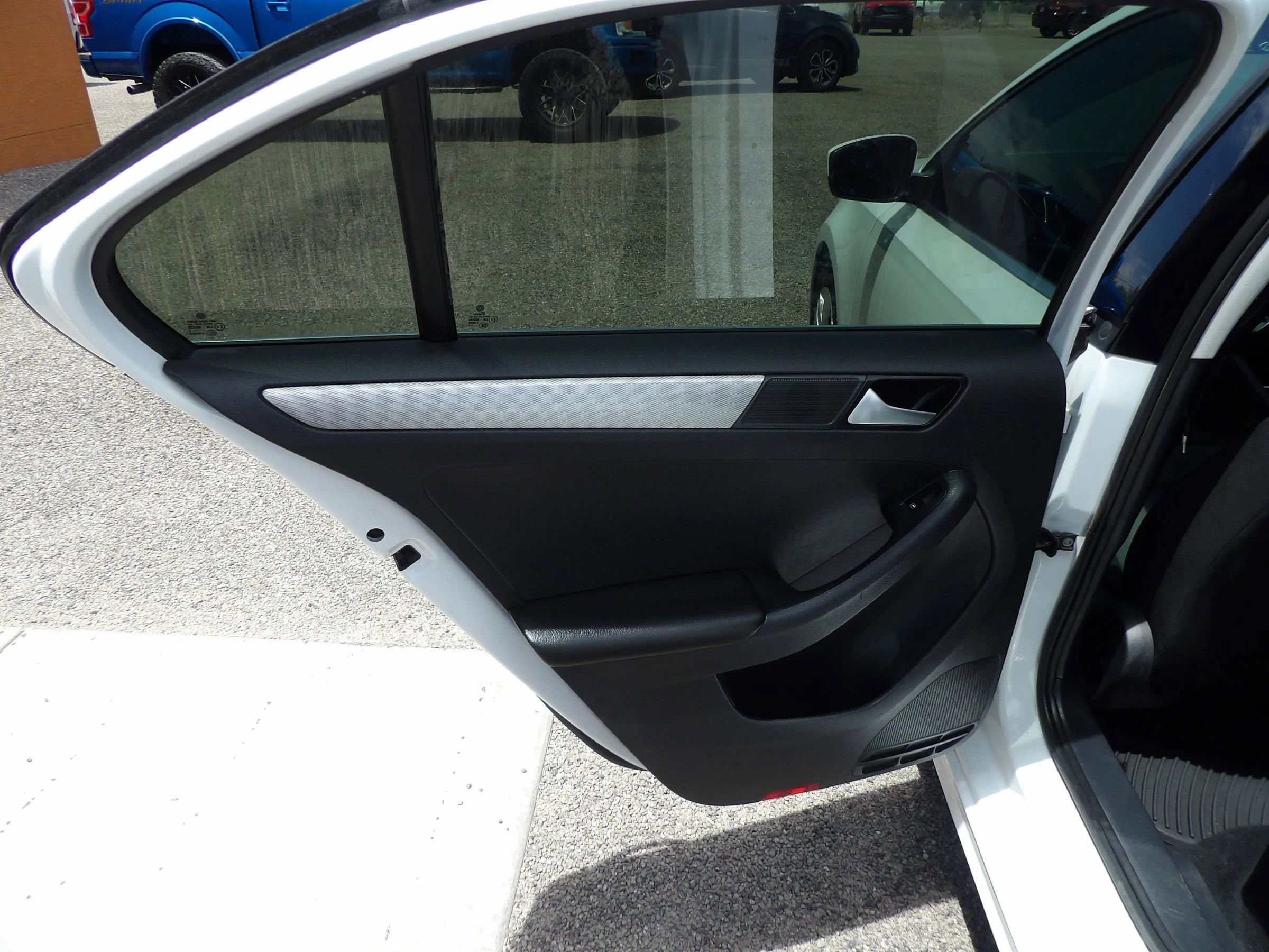 Used 2017 Volkswagen Jetta S FWD image 11