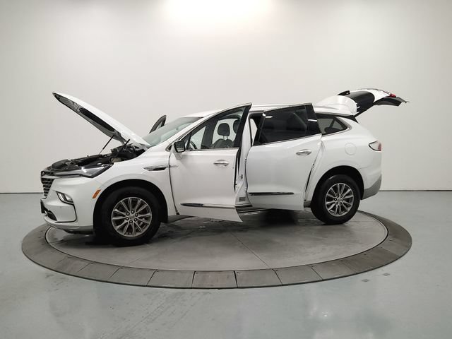 Used 2023 Buick Enclave Essence AWD/4WD image 13