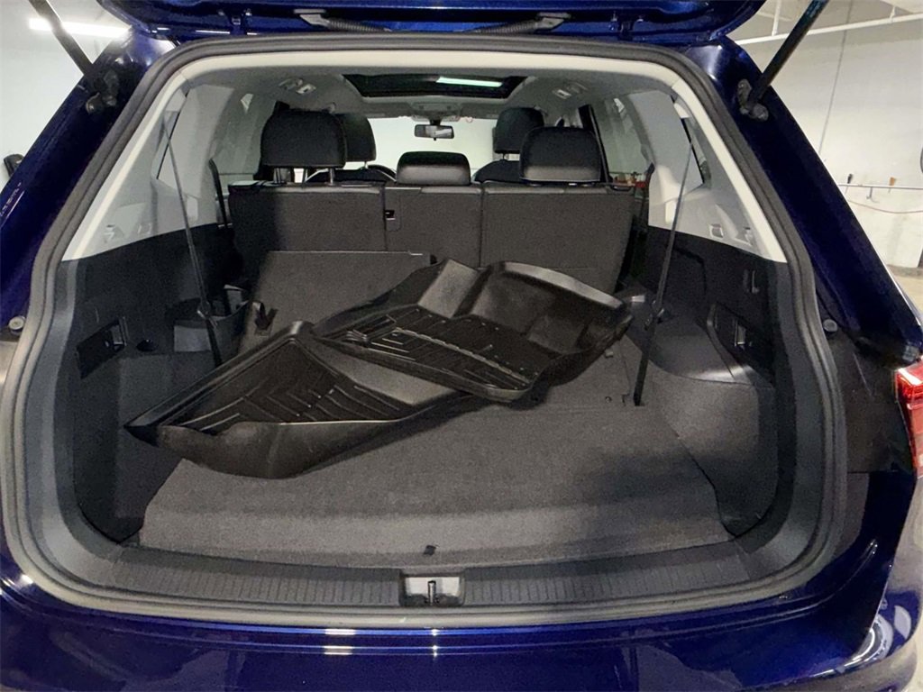 Used 2021 Volkswagen Tiguan SE image 17