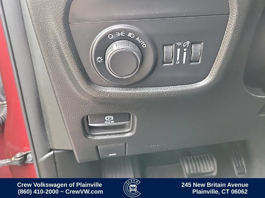 Used 2024 Jeep Grand Cherokee Laredo X AWD/4WD image 40
