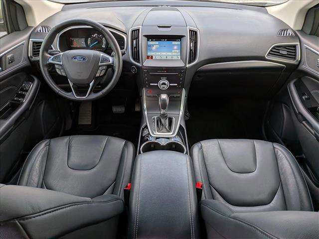 Used 2018 Ford Edge Titanium w/ Technology Package FWD image 17