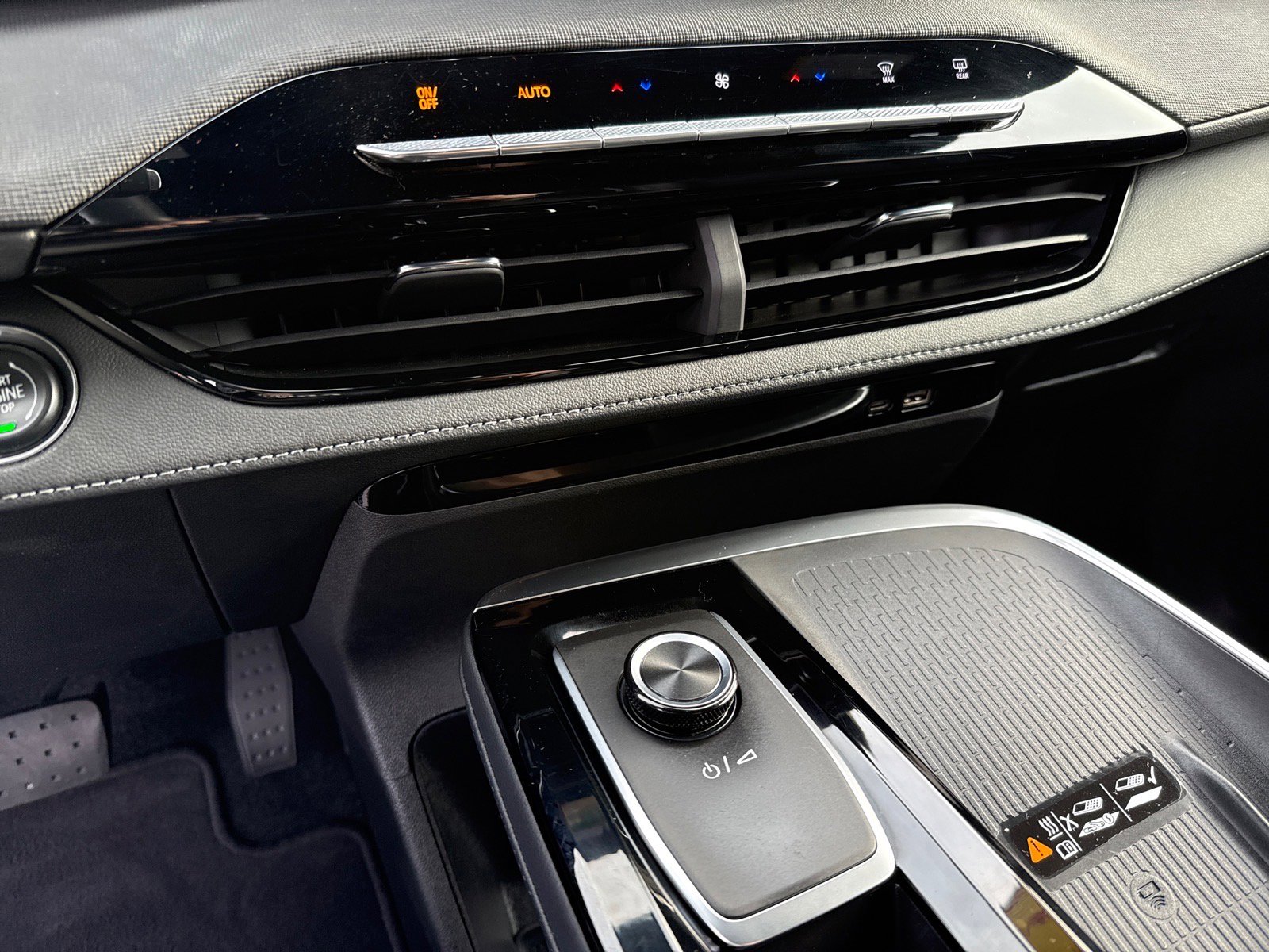 Used 2025 Buick Enclave Preferred image 19