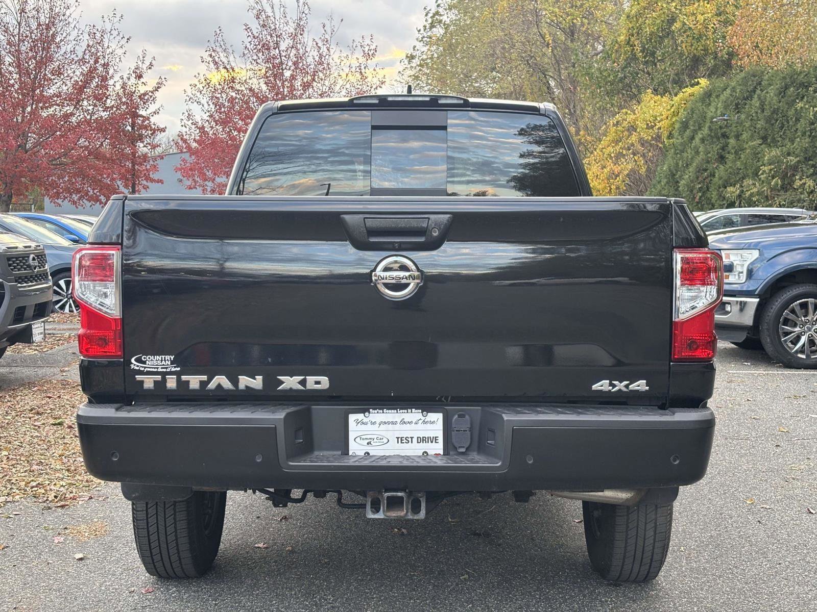 Used 2022 Nissan Titan S image 6