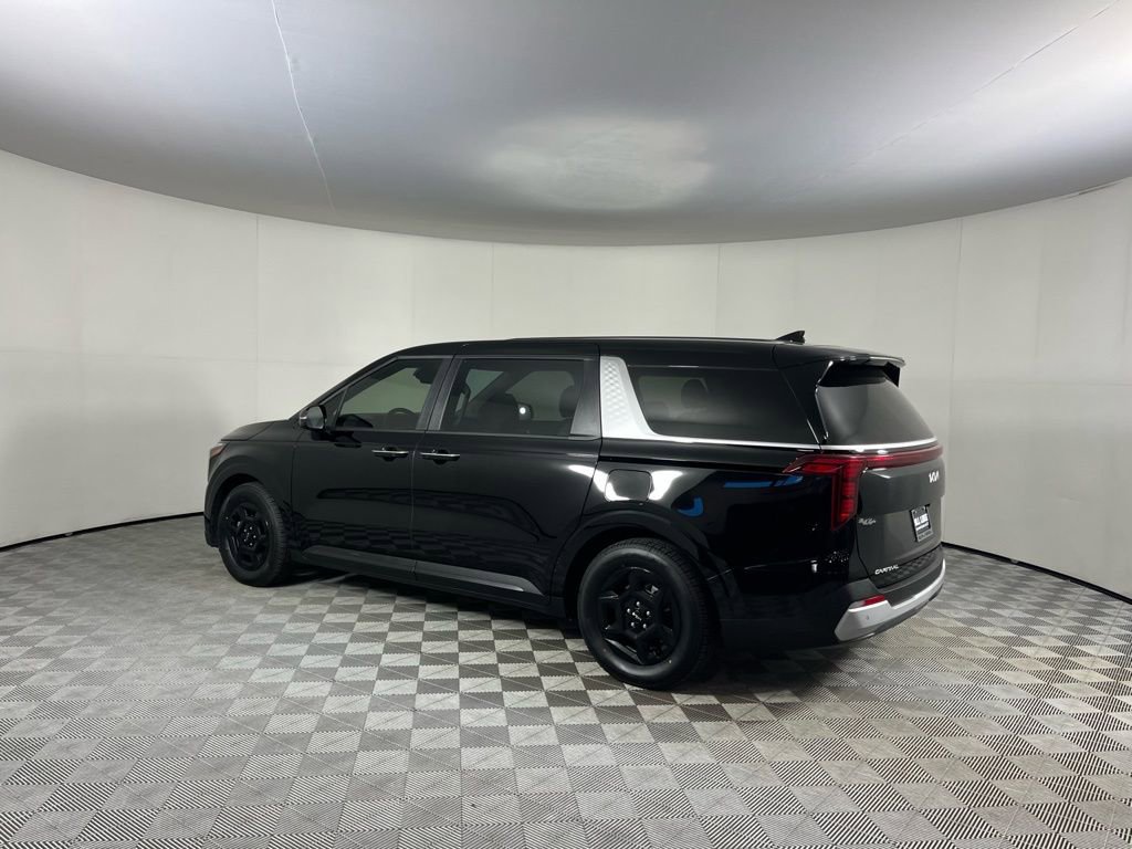 Used 2025 Kia Carnival image 7