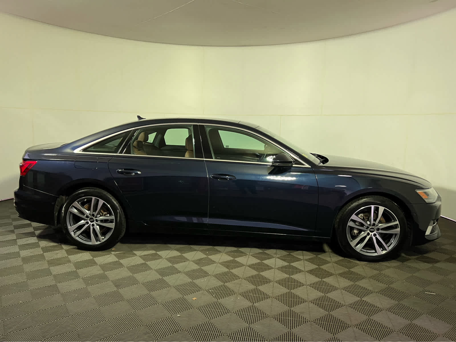 Used 2023 Audi A6 Premium Plus w/ Premium Plus Package image 8