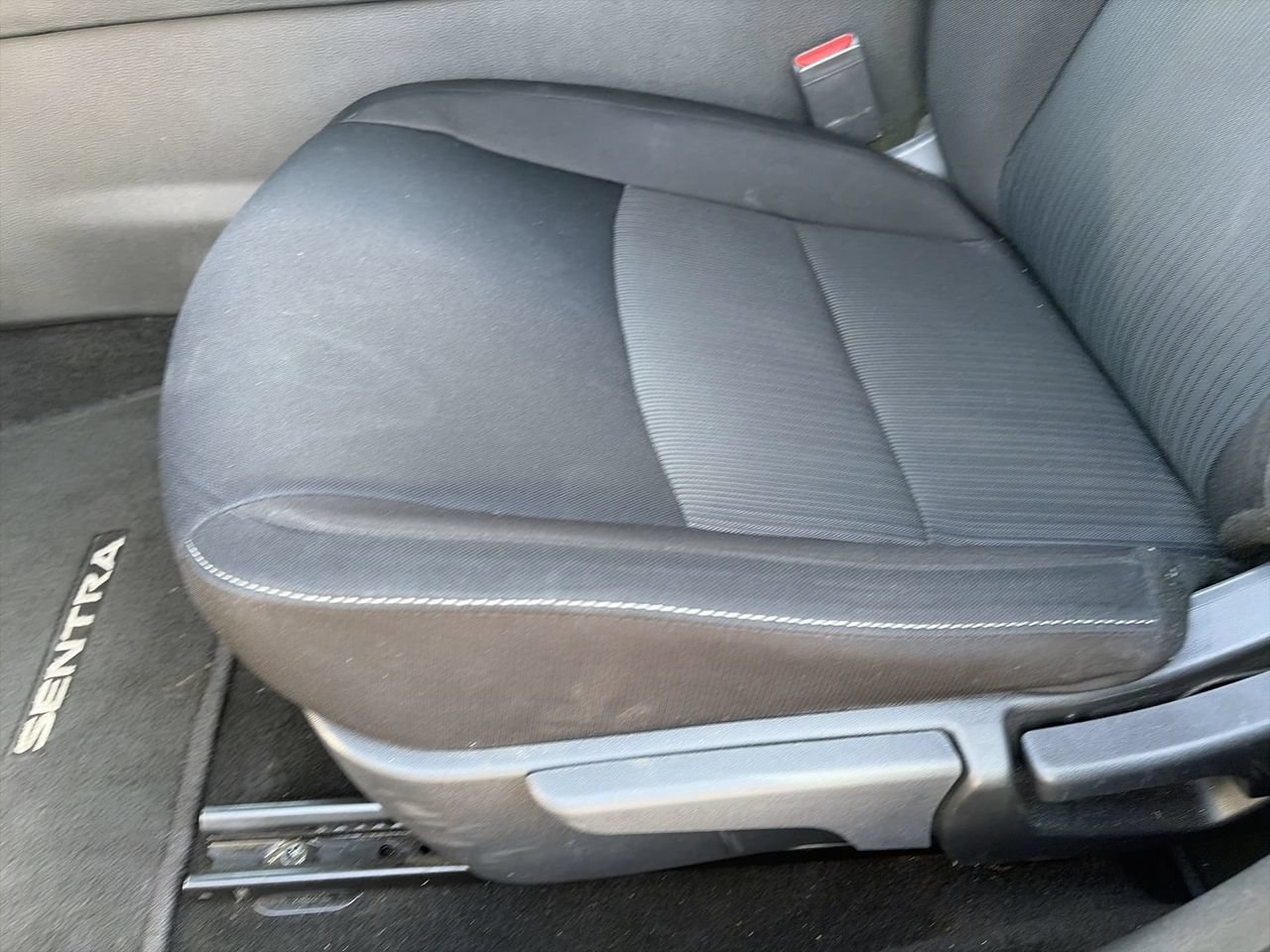 Used 2020 Nissan Sentra SV FWD image 18