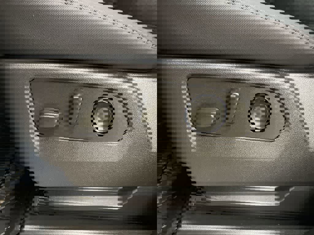 Used 2024 GMC Hummer EV 2X AWD/4WD image 14