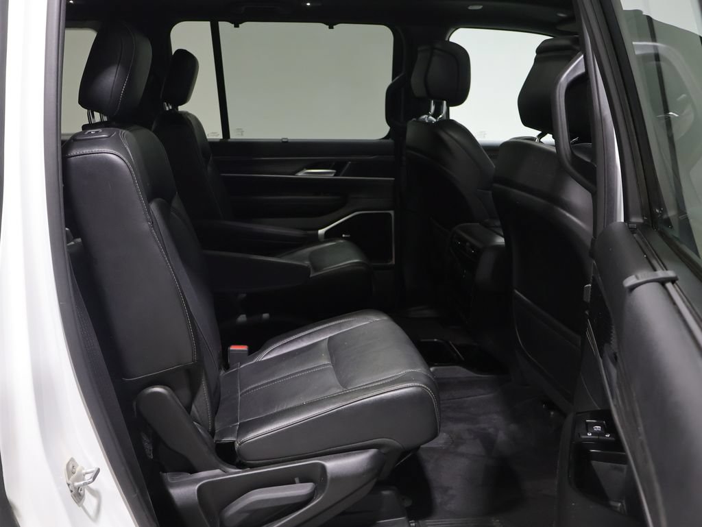 Certified 2023 Jeep Wagoneer Series III w/ Premium Group I AWD/4WD image 24