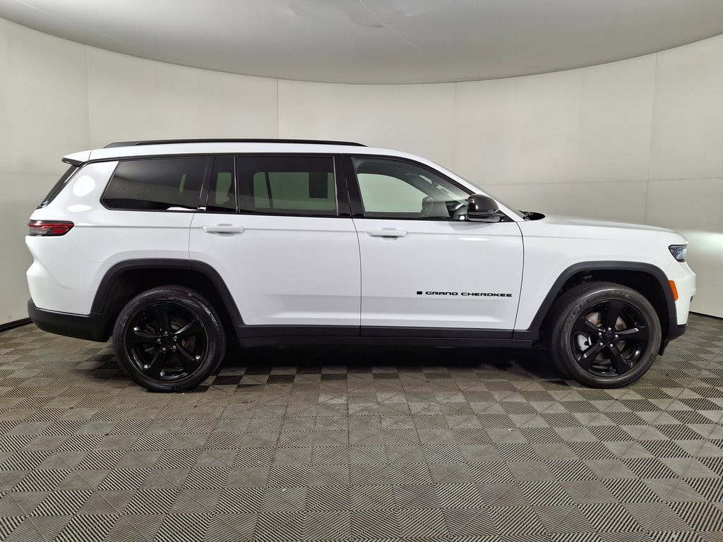 Used 2022 Jeep Grand Cherokee L Laredo image 6