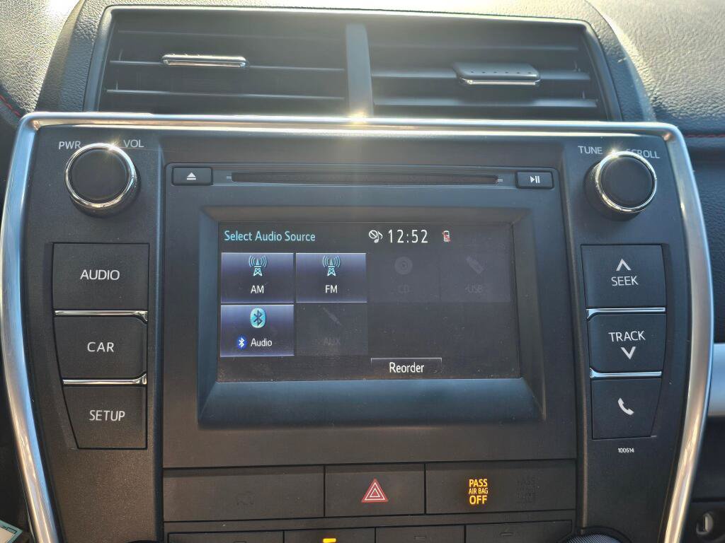 Used 2016 Toyota Camry SE FWD image 30