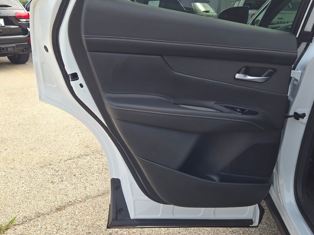 Used 2025 Nissan Murano SL AWD/4WD image 22