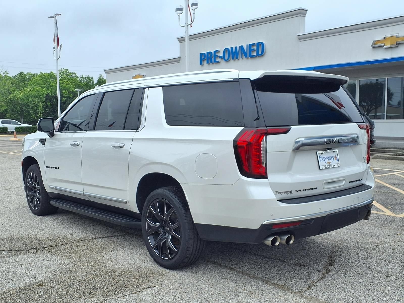 Used 2021 GMC Yukon XL Denali AWD/4WD image 23