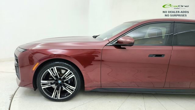 Used 2023 BMW 740i image 9