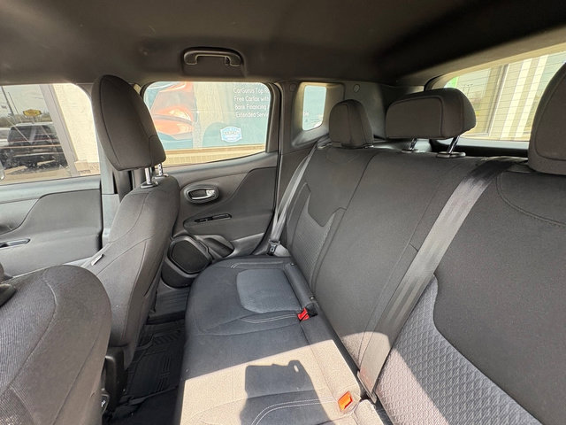 Used 2021 Jeep Renegade Latitude AWD/4WD image 15