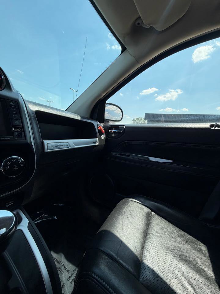 Used 2017 Jeep Compass High Altitude FWD image 32