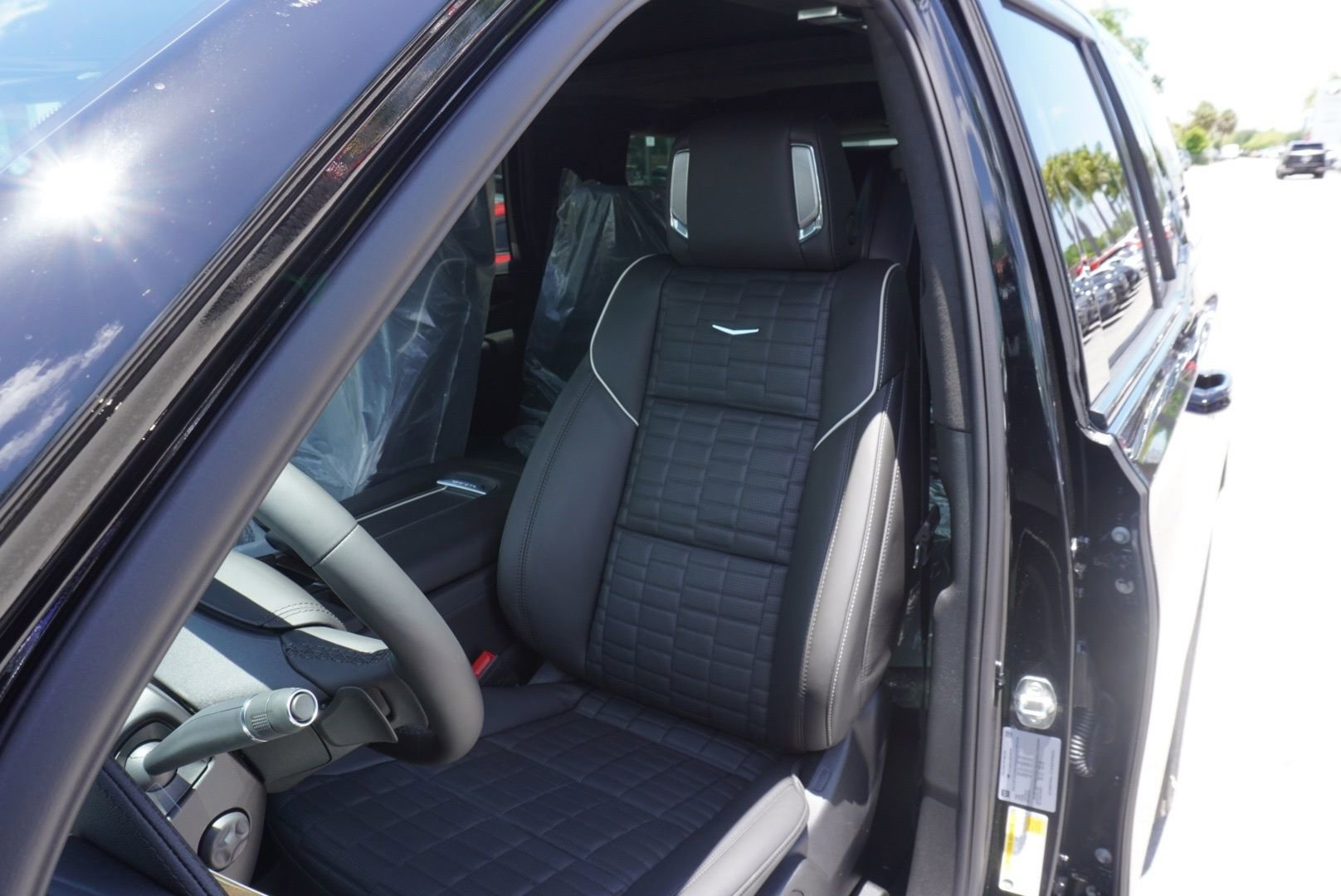 New 2024 Cadillac Escalade Sport Platinum w/ LPO, ONYX Package image 18