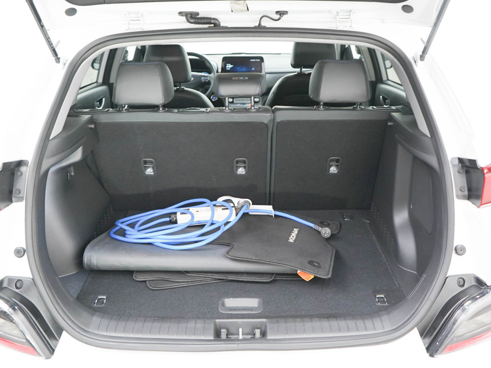Certified 2023 Hyundai Kona Limited w/ Cargo Package FWD image 17