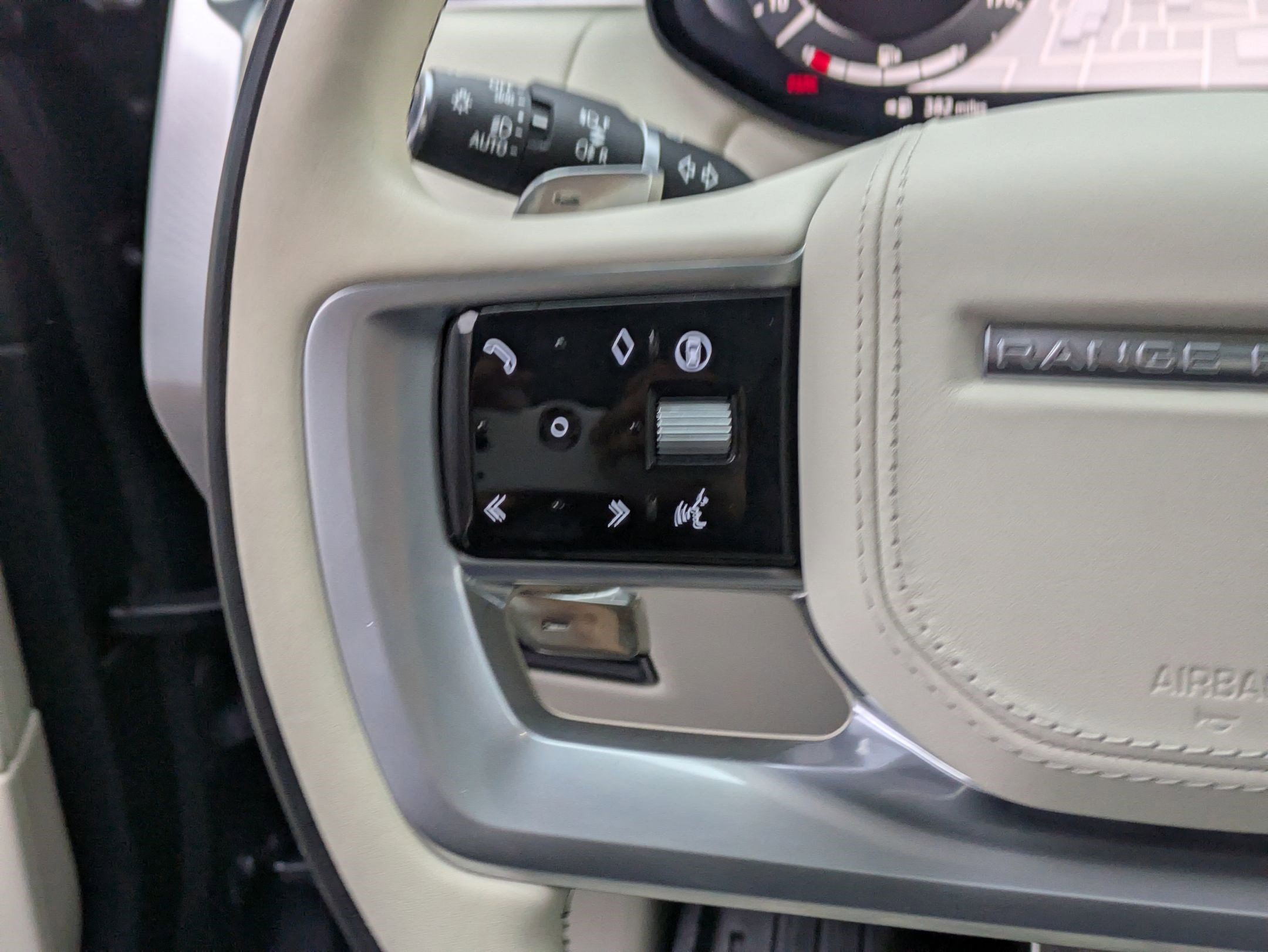 Used 2024 Land Rover Range Rover Autobiography image 17