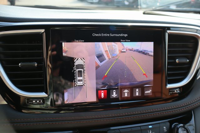 New 2026 Chrysler Pacifica Pinnacle w/ Trailer Tow Group image 25