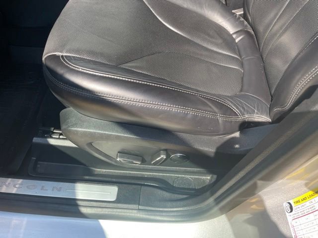 Used 2019 Lincoln MKC Reserve AWD/4WD image 16