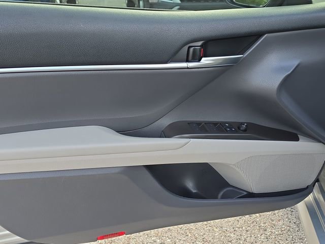 Used 2021 Toyota Camry LE FWD image 17