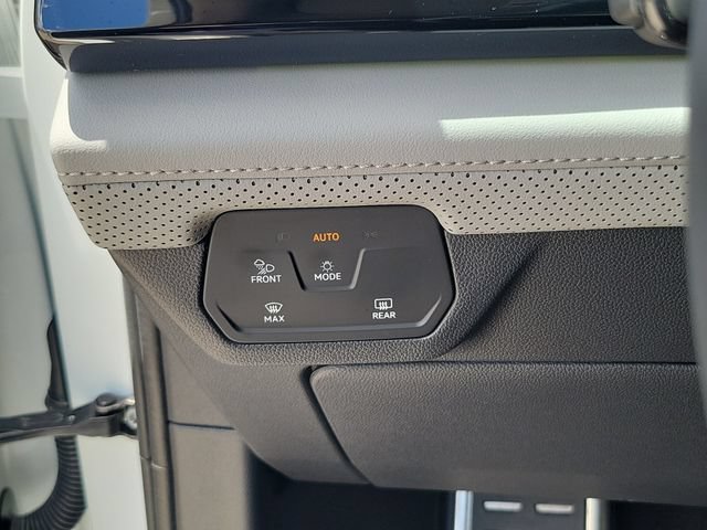 Used 2024 Volkswagen Atlas Peak Edition SEL AWD/4WD image 22