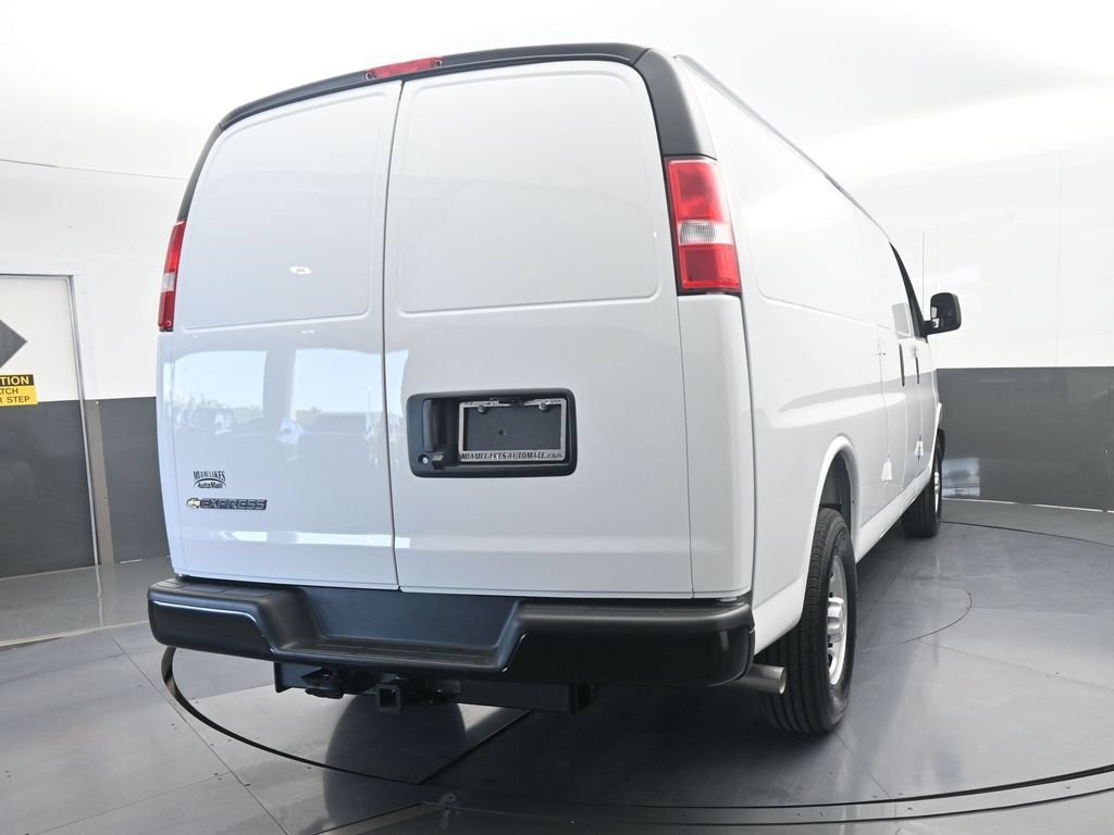 New 2026 Chevrolet Express 2500 Extended w/ Driver Convenience Package RWD image 5