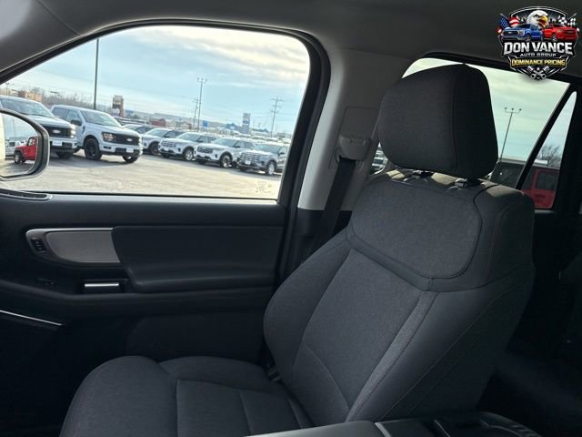 Used 2025 Ford Expedition Active AWD/4WD image 24