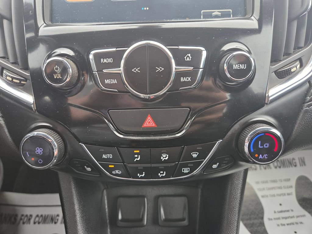 Used 2017 Chevrolet Cruze Premier FWD image 28