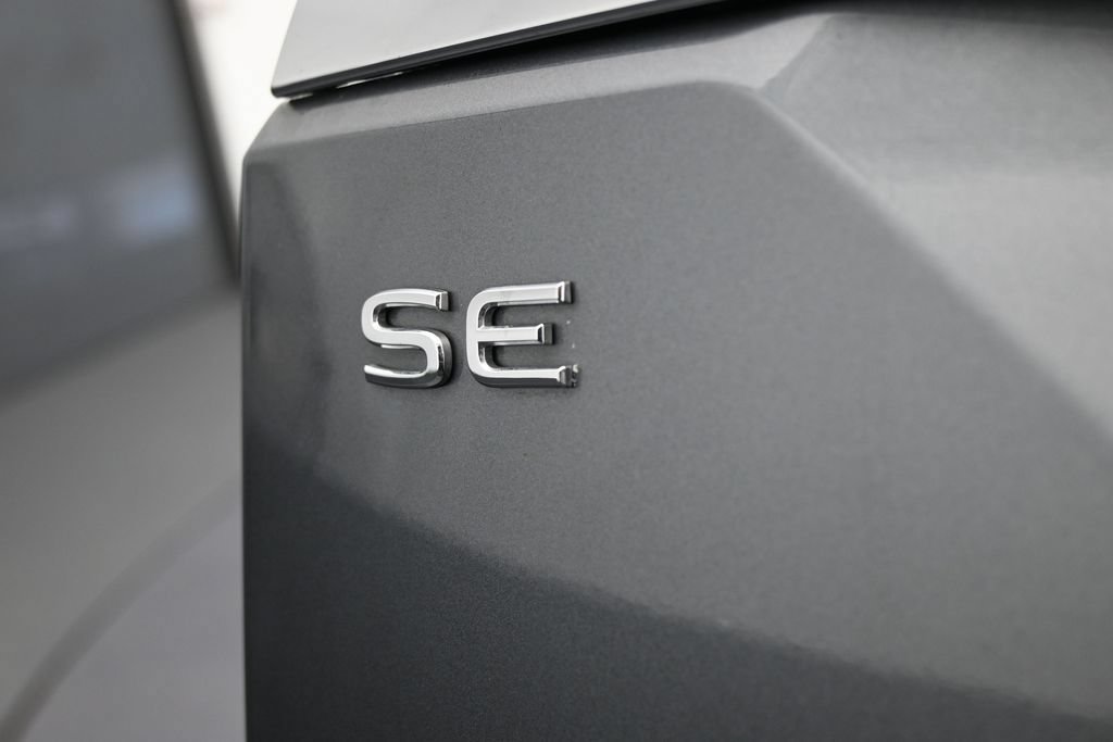 Used 2024 Volkswagen Atlas SE w/ Panoramic Sunroof Package FWD image 35