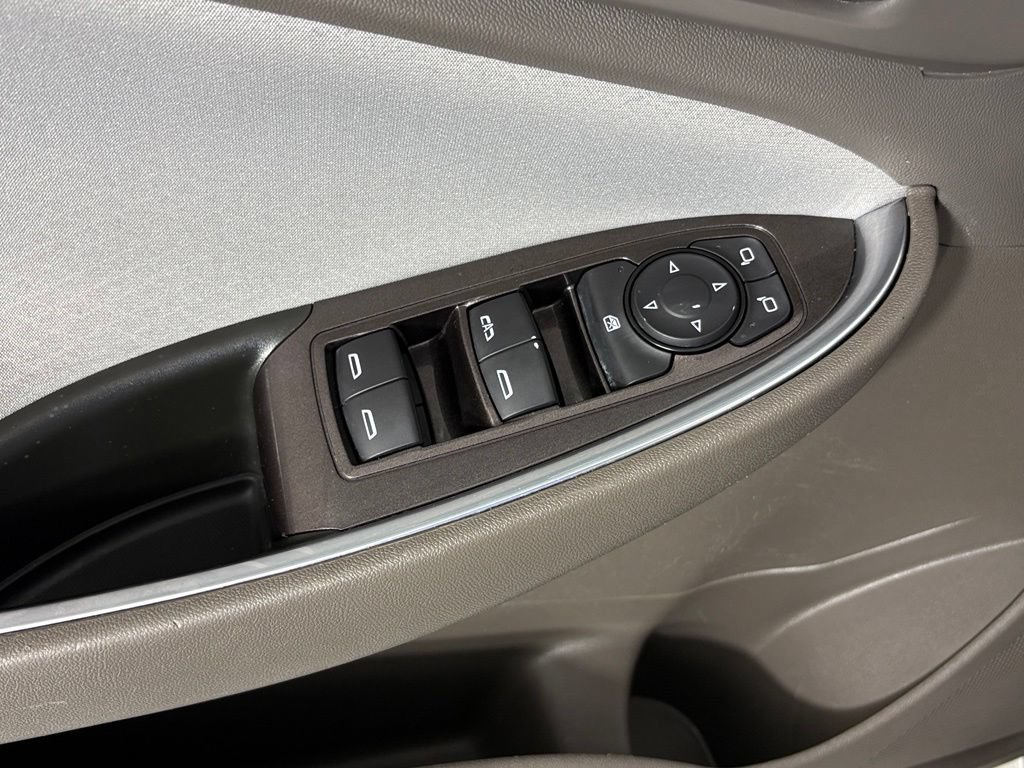 Used 2021 Chevrolet Malibu LT FWD image 17
