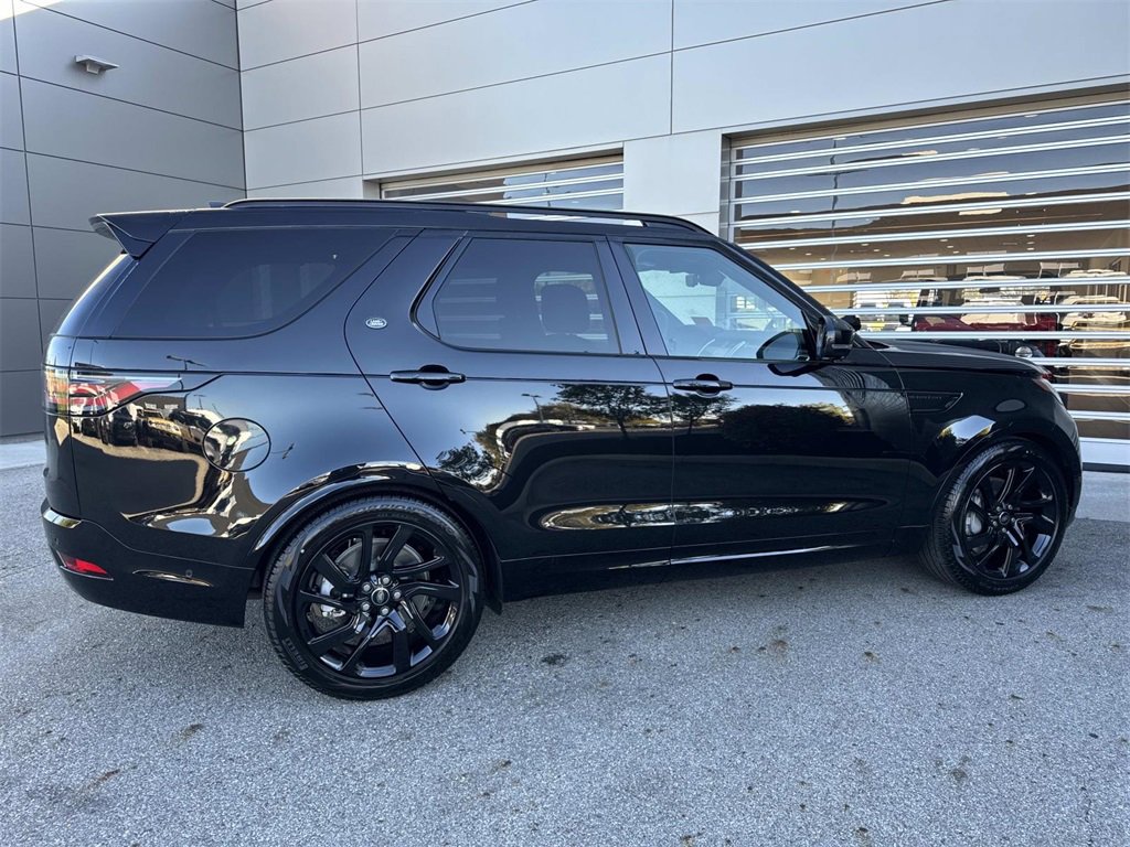 Used 2025 Land Rover Discovery Dynamic SE image 7