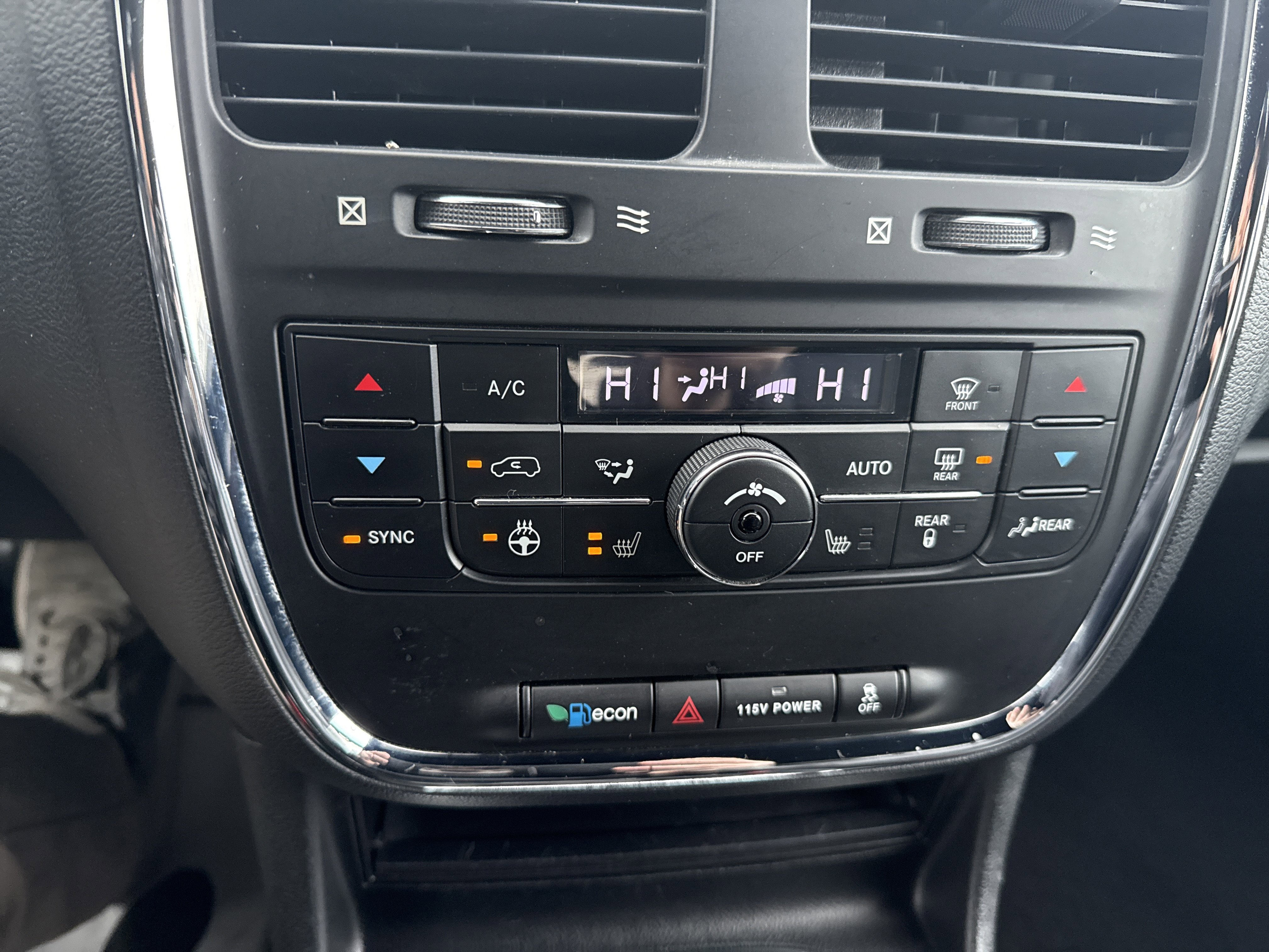 Used 2017 Dodge Grand Caravan GT image 28