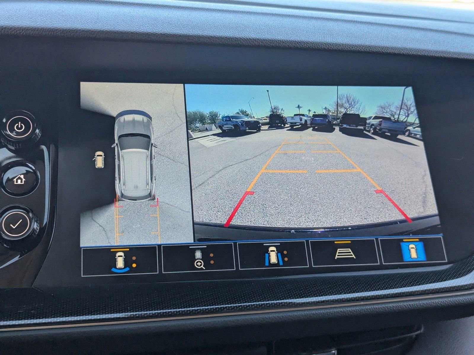 Used 2021 Buick Envision Essence w/ Technology Package I image 28