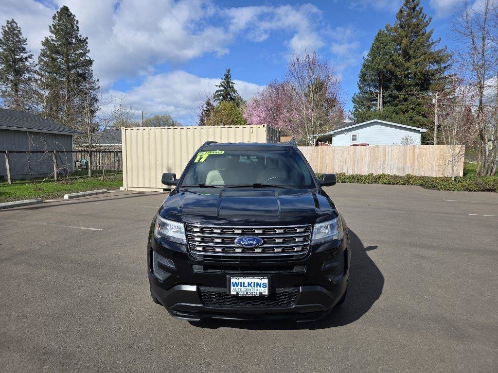 Used 2017 Ford Explorer 4WD image 2