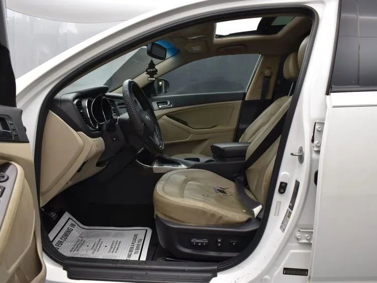 Used 2011 Kia Optima EX w/ Premium Pkg image 14