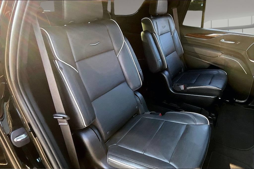Used 2023 Cadillac Escalade Premium Luxury RWD image 29