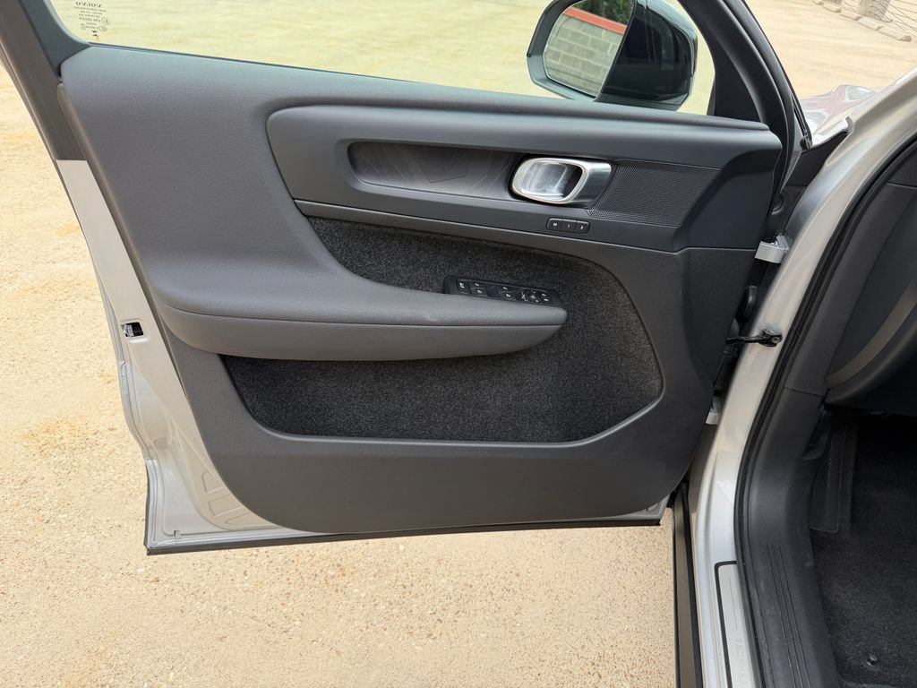 Certified 2023 Volvo C40 P8 Recharge Plus AWD/4WD image 9