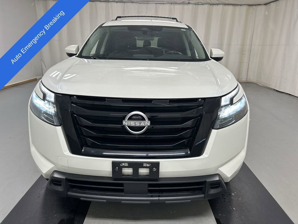 Used 2023 Nissan Pathfinder SV w/ Black Appearance Package image 3