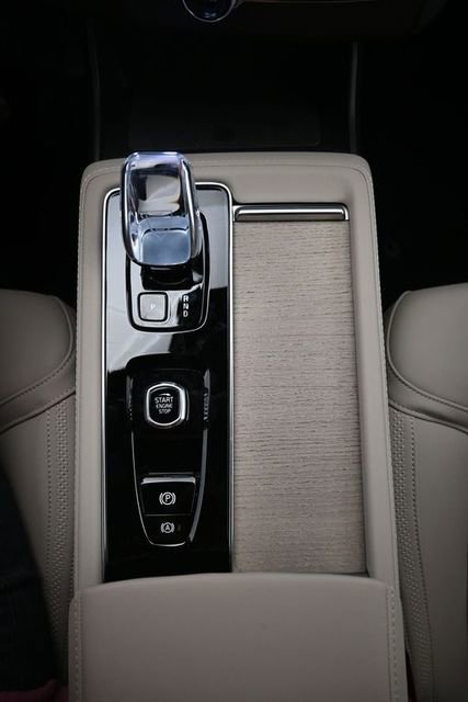 New 2026 Volvo XC90 B6 Plus w/ Protection Package Premier image 10