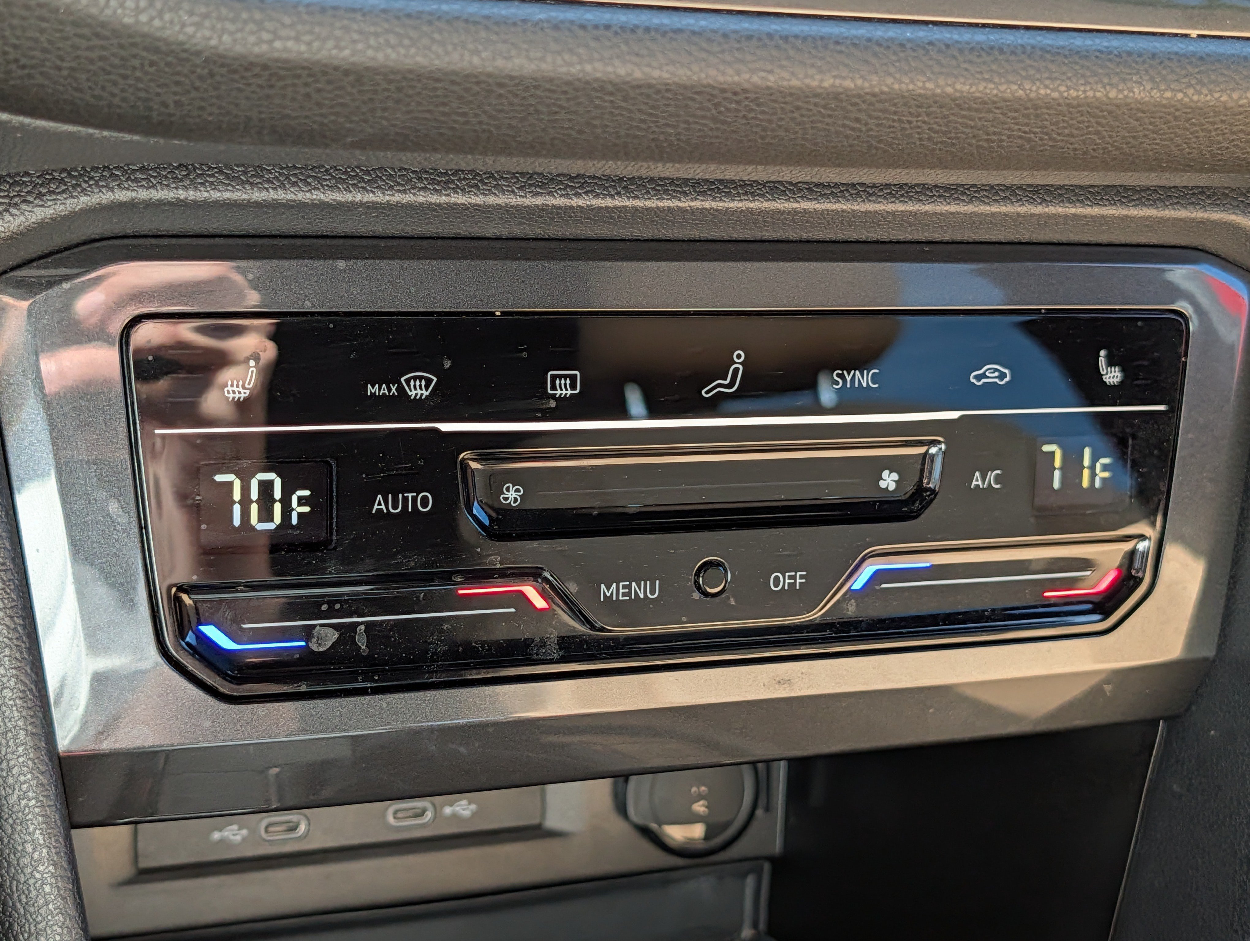 Certified 2023 Volkswagen Tiguan SE FWD image 24