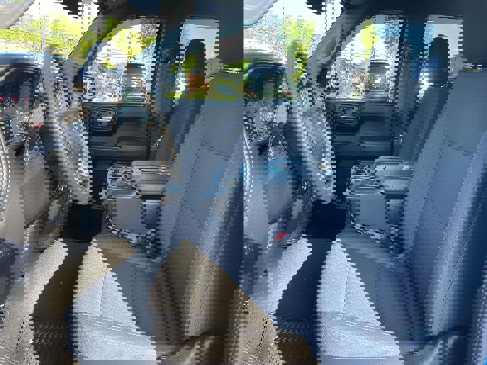 Used 2023 Chevrolet Silverado 1500 Custom image 23