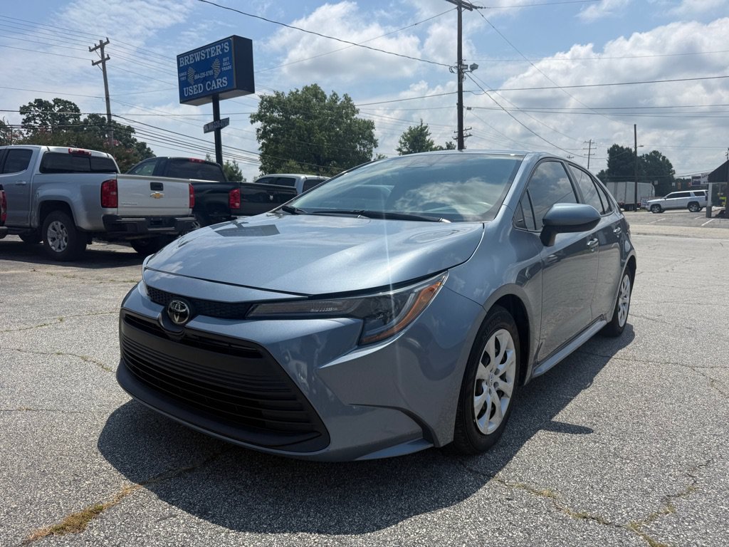 Used 2023 Toyota Corolla LE FWD image 1