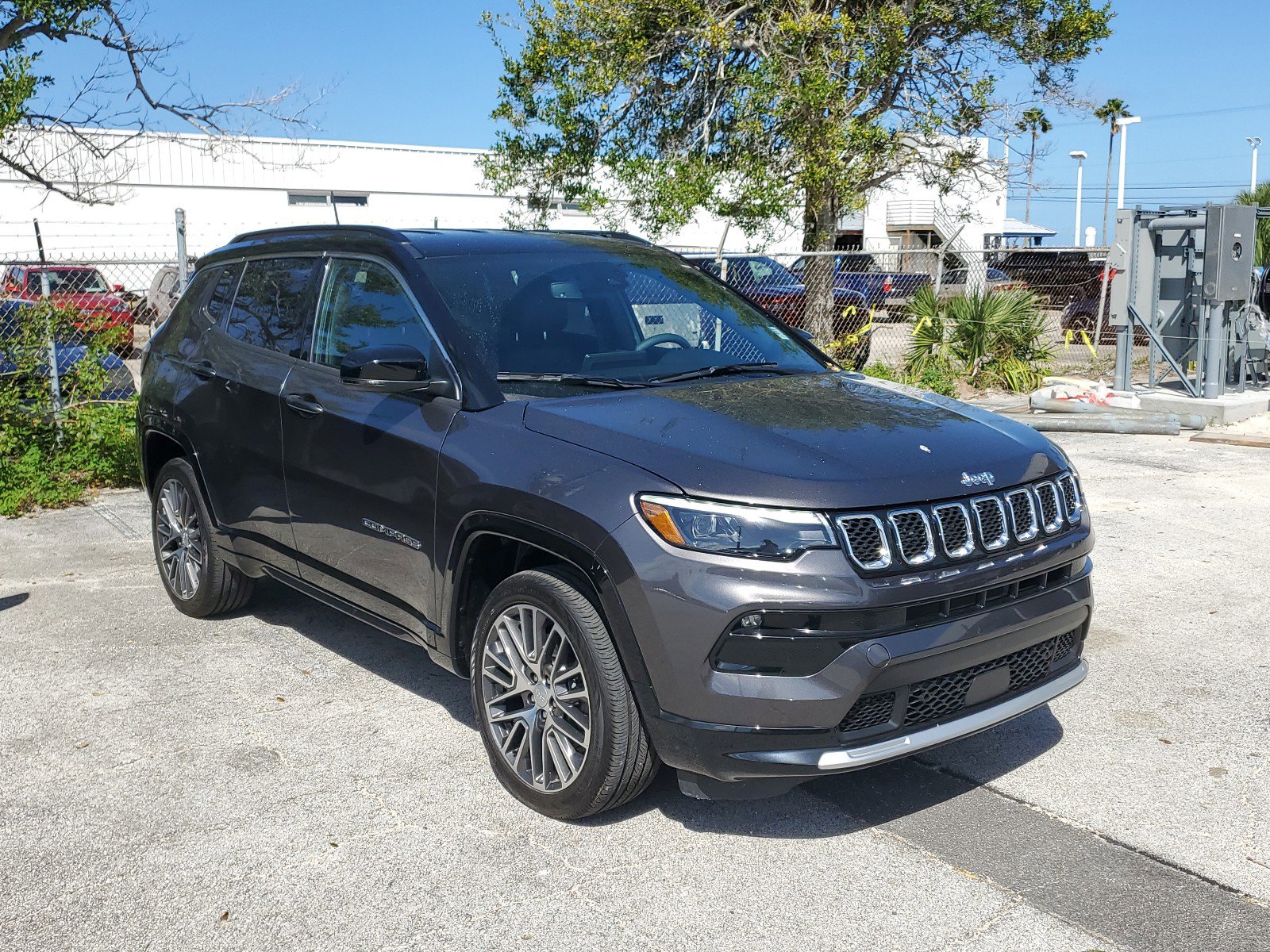 Used 2023 Jeep Compass Limited w/ Elite Group image 4